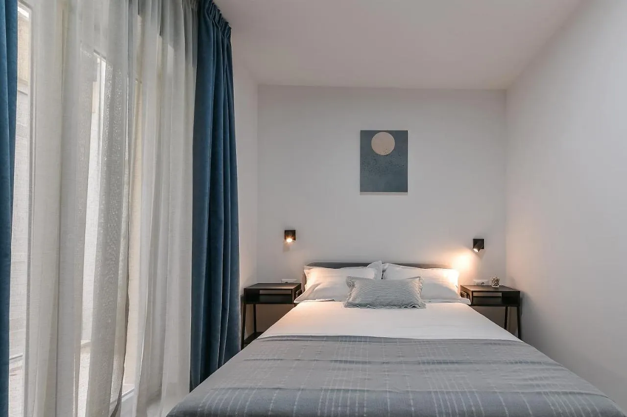 Apartman Festini Pag 파그 0*,