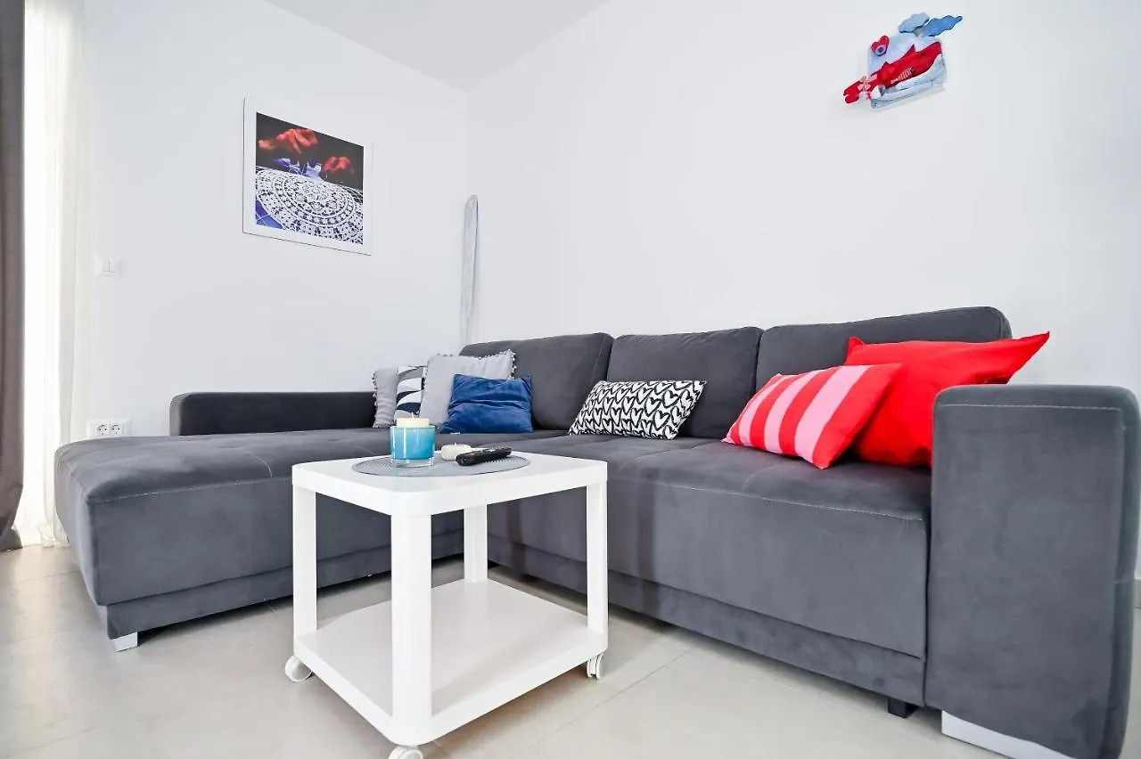 Apartman Festini Pag 파그 아파트