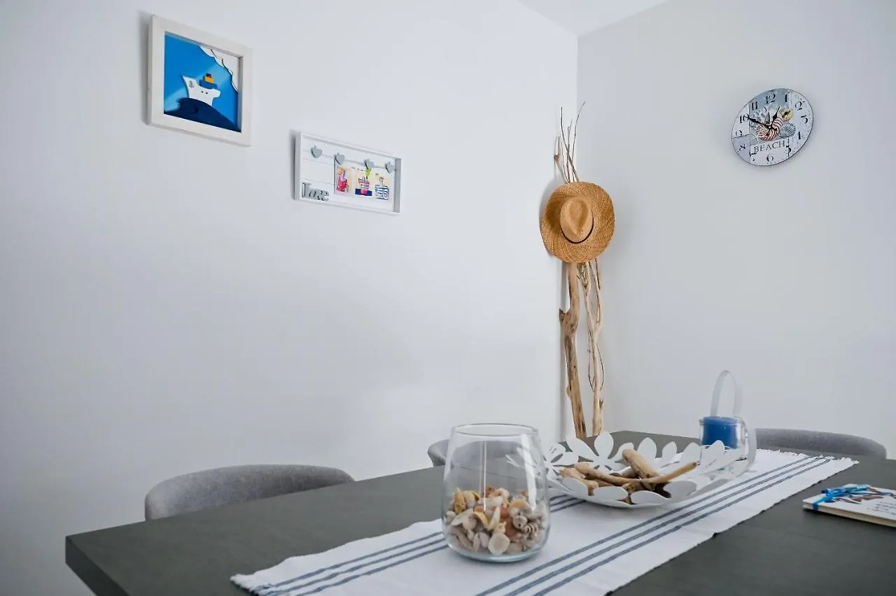 Apartman Festini Pag 파그 아파트