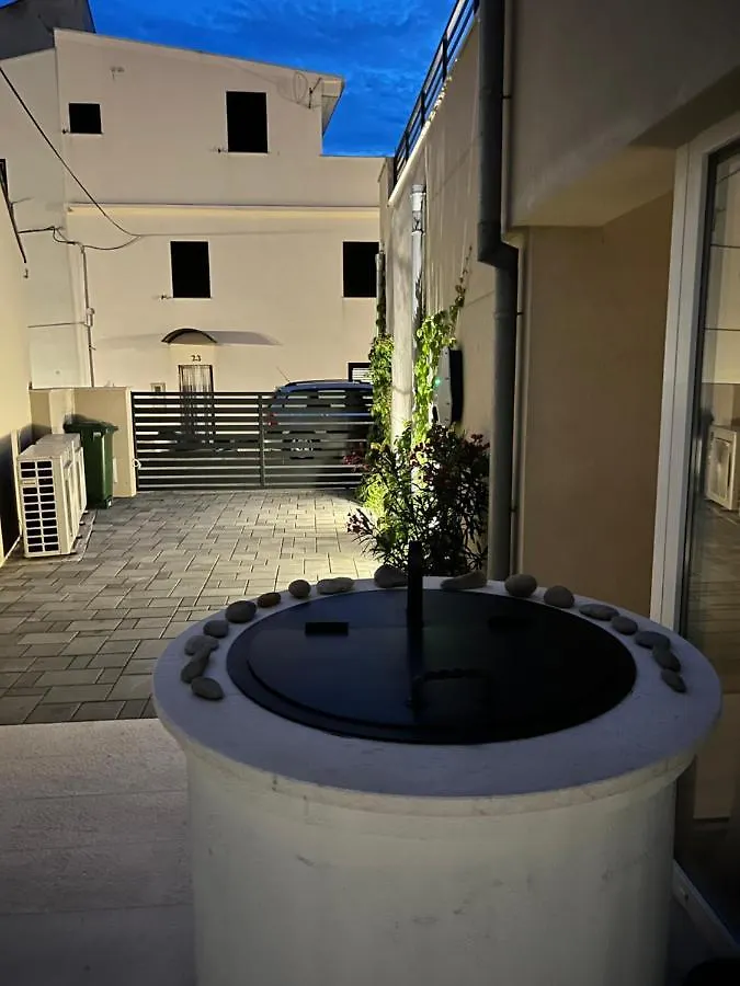 פג Apartman Festini Pag 0*,