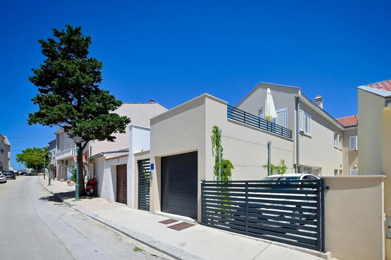 פג Apartman Festini Pag